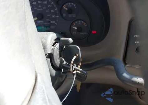 1998 Chevrolet S-10 Ls Fleetside from USA, damaged, VIN 1GCCS194XW8130400